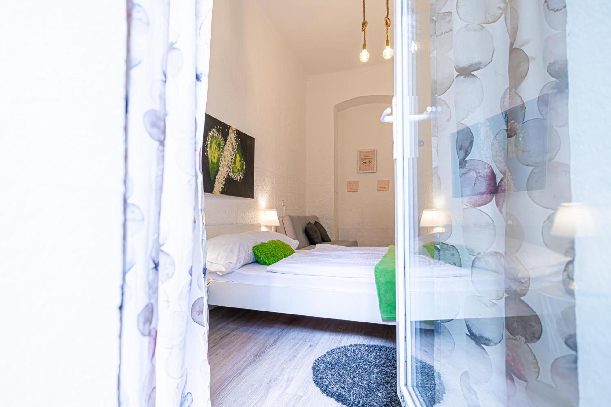 Simple Apt W Full Kitchen Wiener Stadthalle Екстер'єр фото