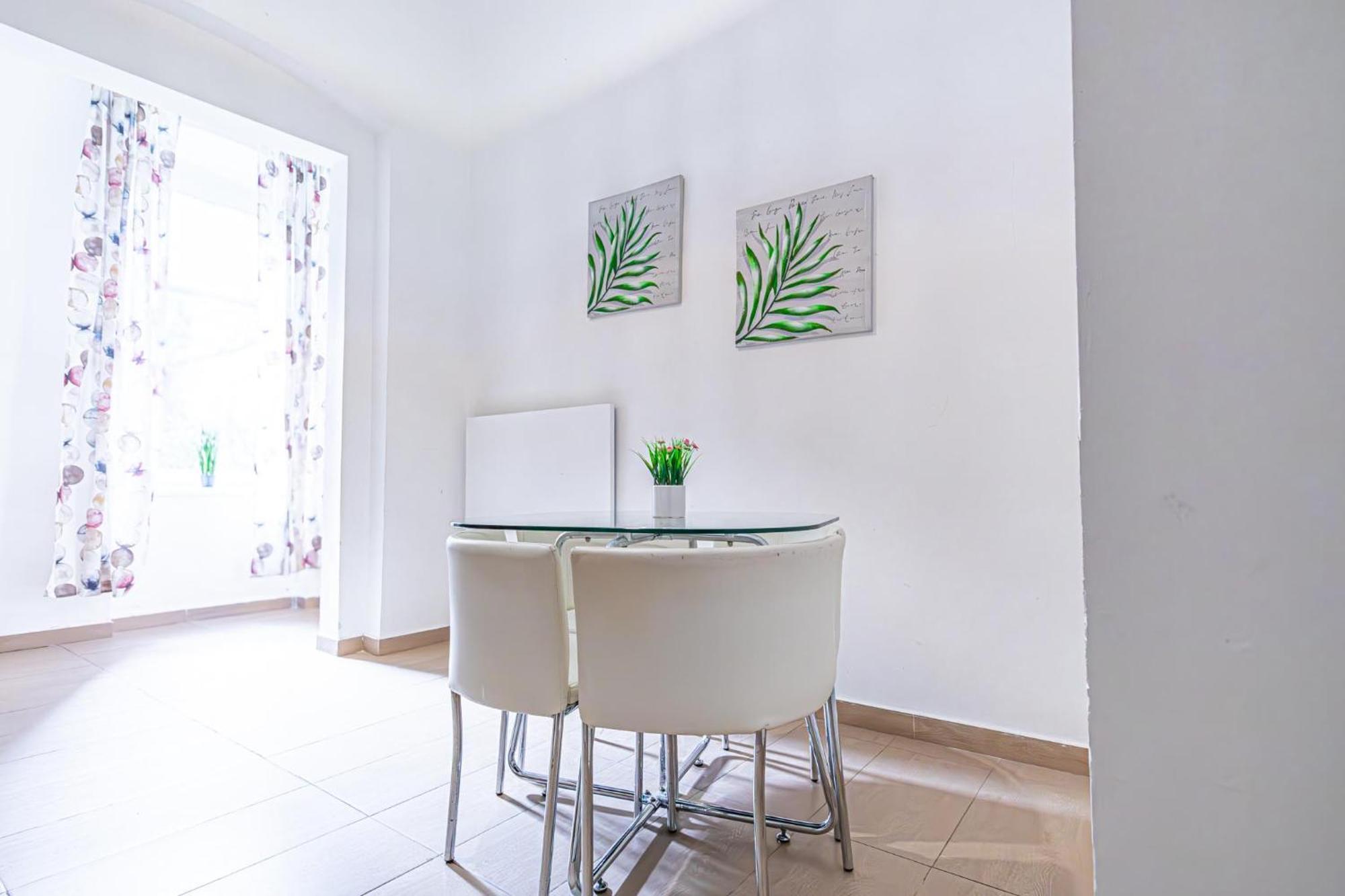 Simple Apt W Full Kitchen Wiener Stadthalle Екстер'єр фото